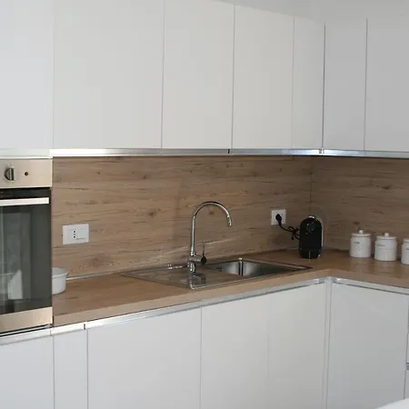 Il Terrazzo Apartment *